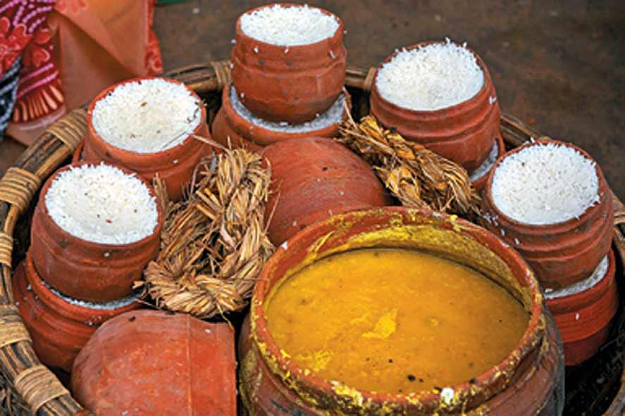 http://www.bhubaneswarbuzz.com/wp-content/uploads/2014/12/puri-jagannath-mahaprasad.jpg