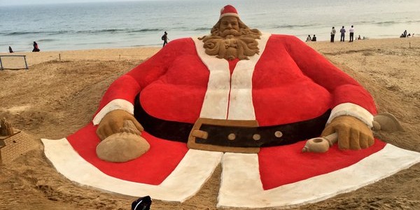 Sudarshan Pattnaik builds World’s Tallest Santa Claus via Sandart in Puri Odisha