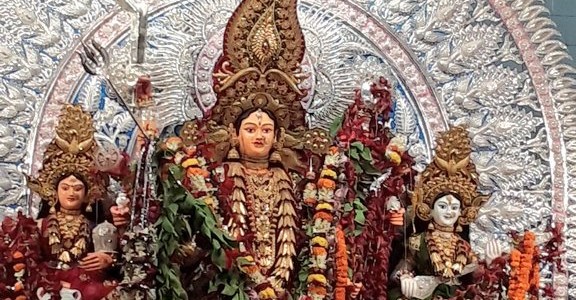 A virtual tour of Beauty of Durga Puja Pandals in Cuttack through the lens of Ashwas