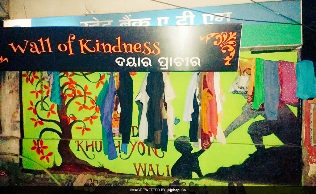 Wall of kindness initiative in bhubaneswar buzz 3